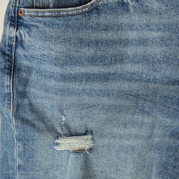 NWT: old navy High-Waisted O.G. Straight Ripped Cut-Off Jean Shorts $40 (26) - Picture 7 of 13